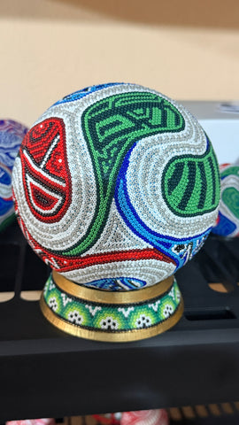 Mini Balón Mundial 2026  en Arte Huichol