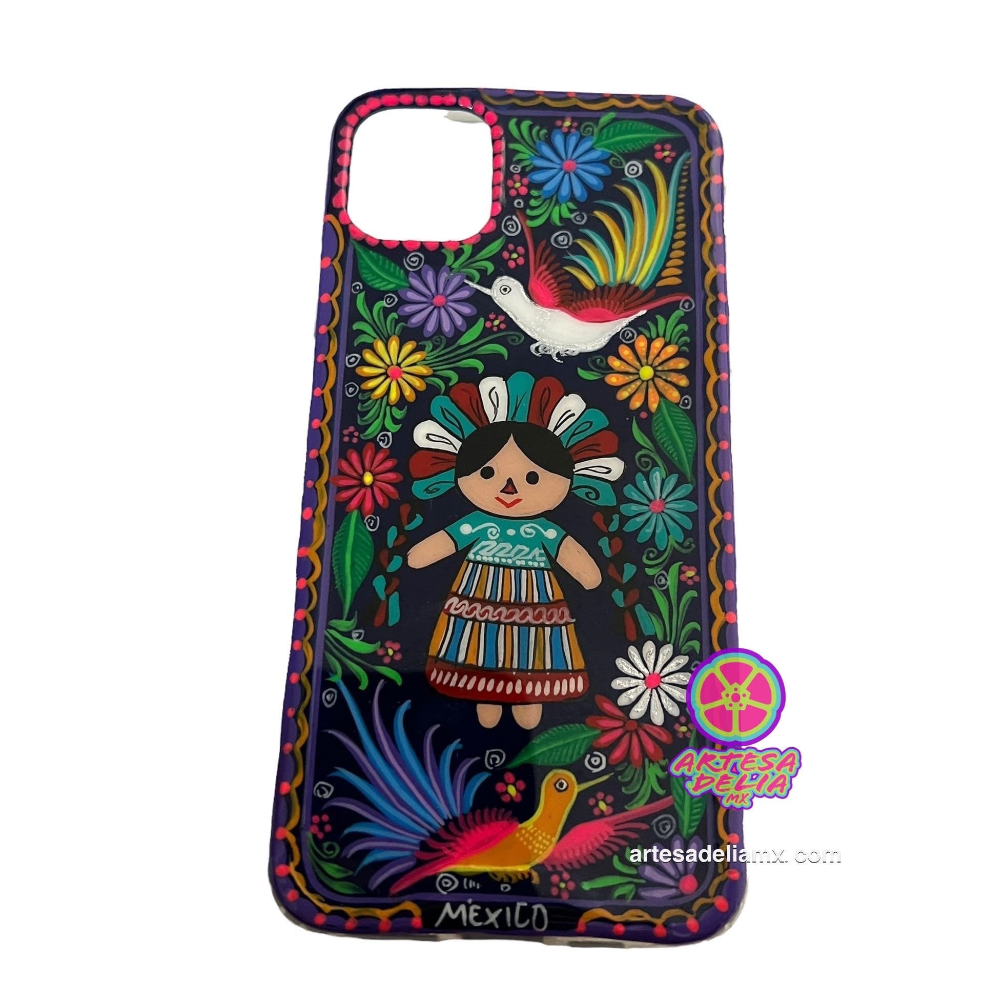 Funda Pintada a Mano iPhone 11 PRO MAX Modelo Muñeca Lele - Artesadelia