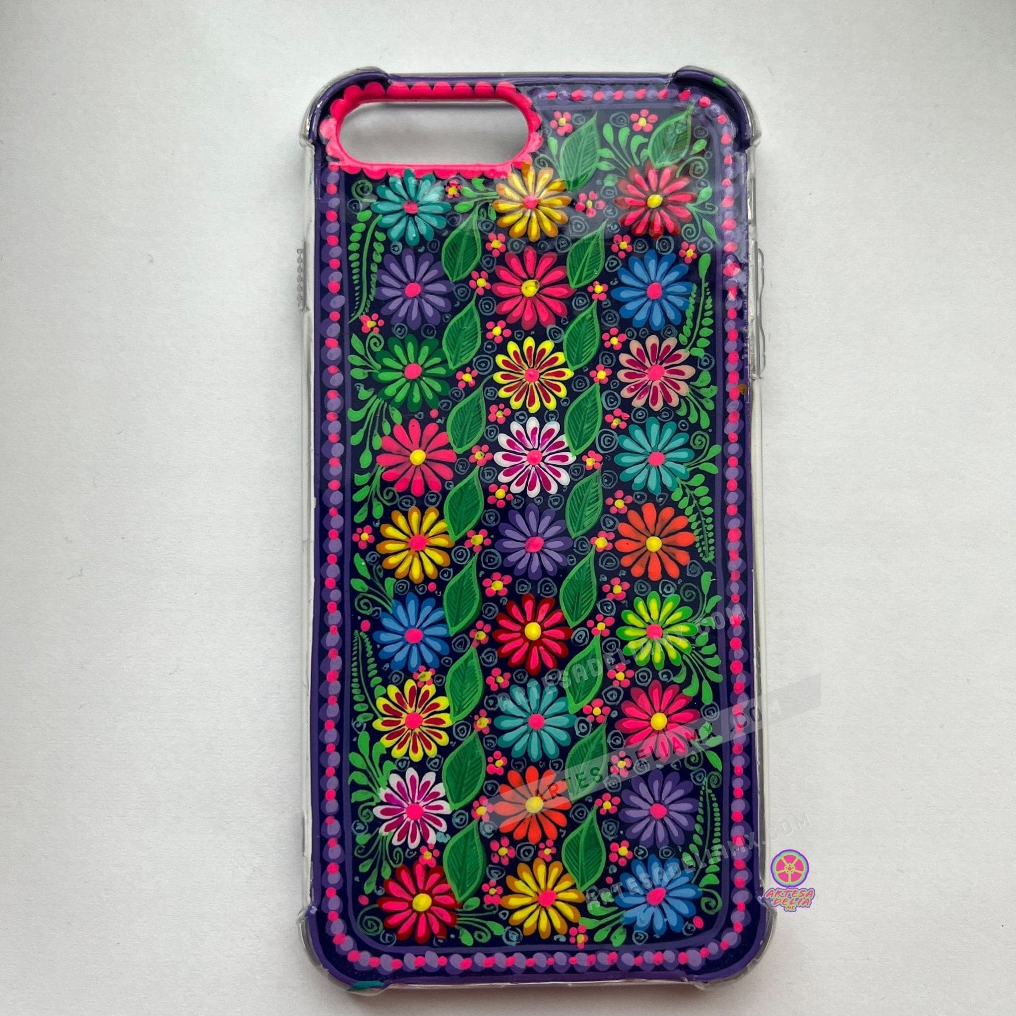 Funda Pintada a Mano iPhone 7/8 Plus Modelo Flores - Artesadelia